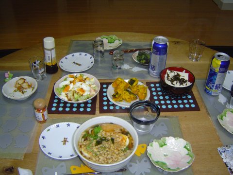 Nouilles 'udon', salade et potiron japonais